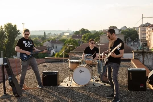 Black Dot video singlom “S.N.S.” predstavlja album ‘Dying Wonderland’