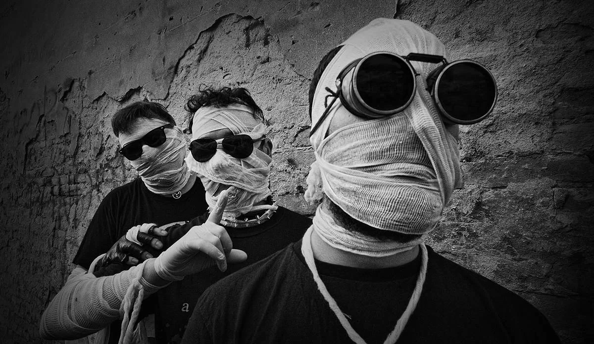 “The Rolling Sotones” – novi singl industrial perjanica DREDDUP !