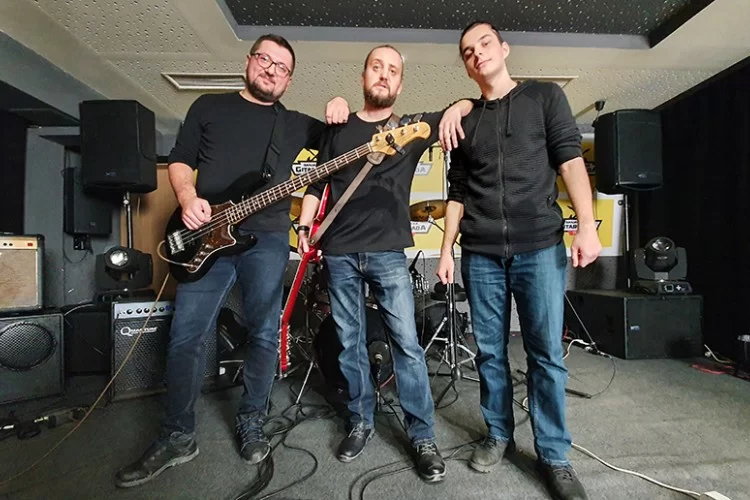 Banjalučka KATARZA objavila singl “BEZ SNA”