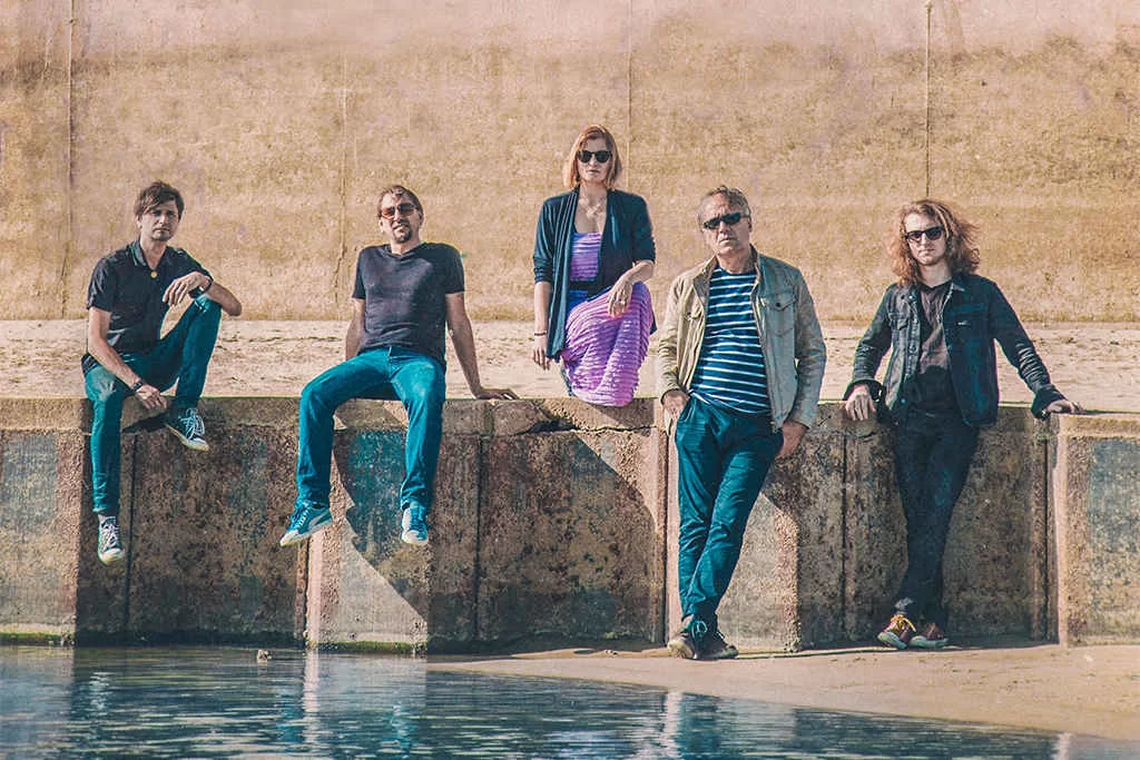 Sputñik ima novi spot prošaran art-erotikom, sa poznatim glumcima!