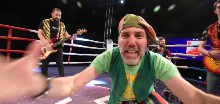 Zbogom Brus Li spojio punk i boks u spotu “Istina”