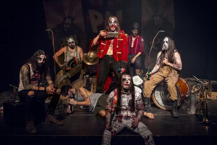 Pensees Nocturnes live